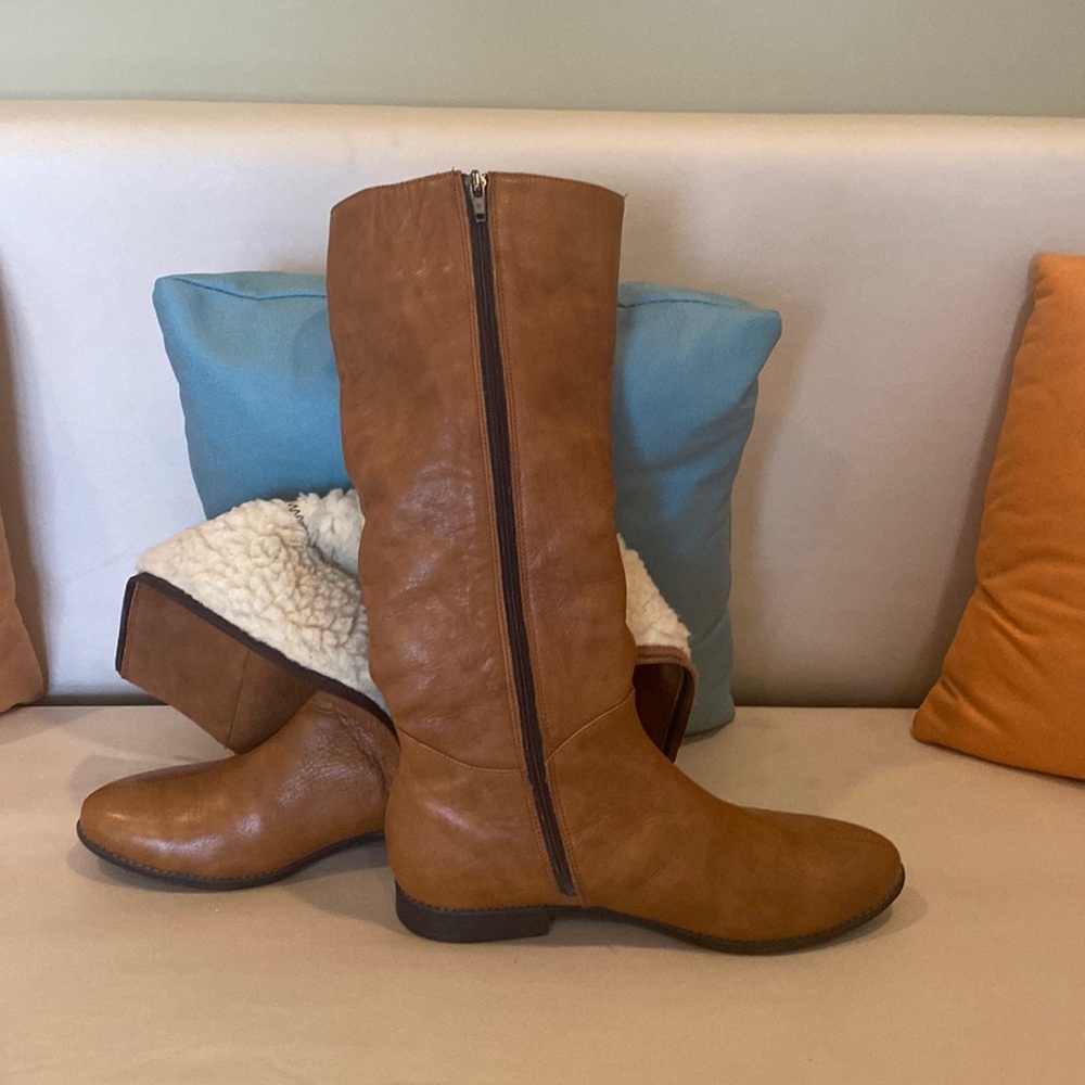 LAV ARTIGIANALE Italy 🇮🇹 Designed size 40  or US 9 Women boots
